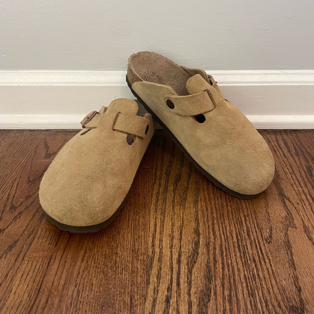 Great condition Birkenstock Boston clog, size 37 color latte cream